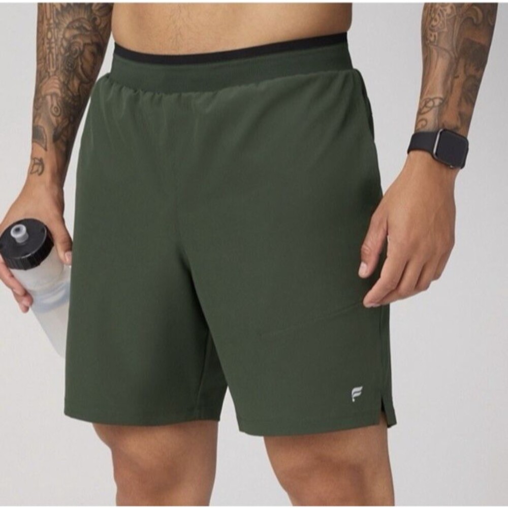 Fabletics Men's Size L Fundamental Shorts 8" inseam Athletic Lined Shorts Green